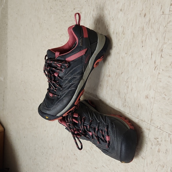 Keen hiking low tops - Picture 1 of 3